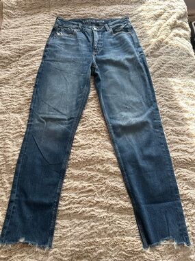 American Eagle Outfitters Women’s Distressed Mid-Blue Straight Jeans